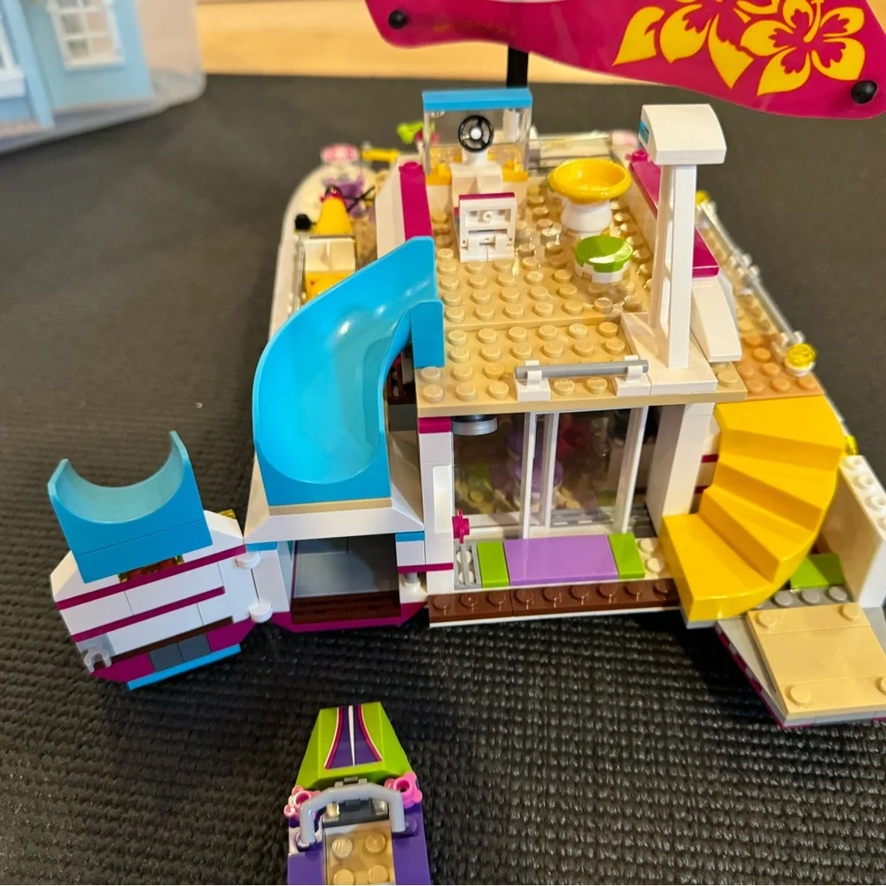 Lego Friends 41317 Sunshine Catamaran - Picture 3 of 7